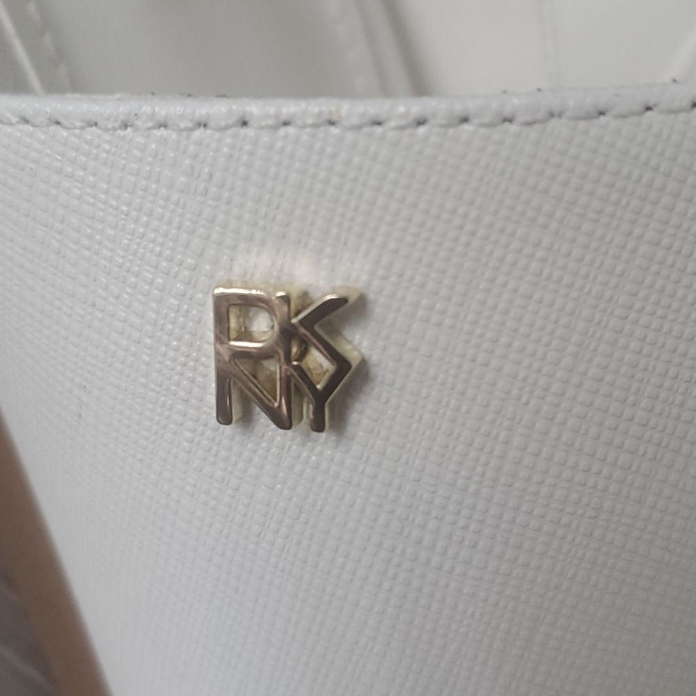 NWT DKNY shoes - Picture 2 of 7